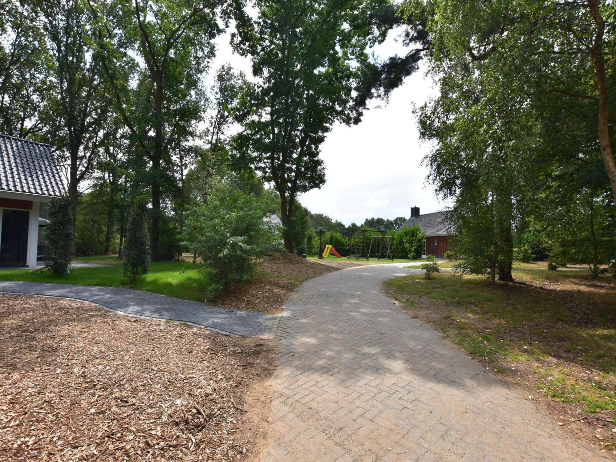 Chalet With Gorgeous View Of The Natural Surroundings Weerselo Eksteriør billede